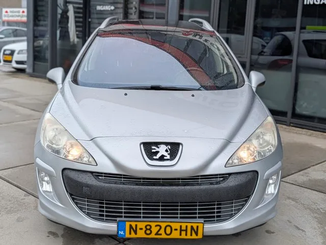 Peugeot 308 (2009) — foto 1