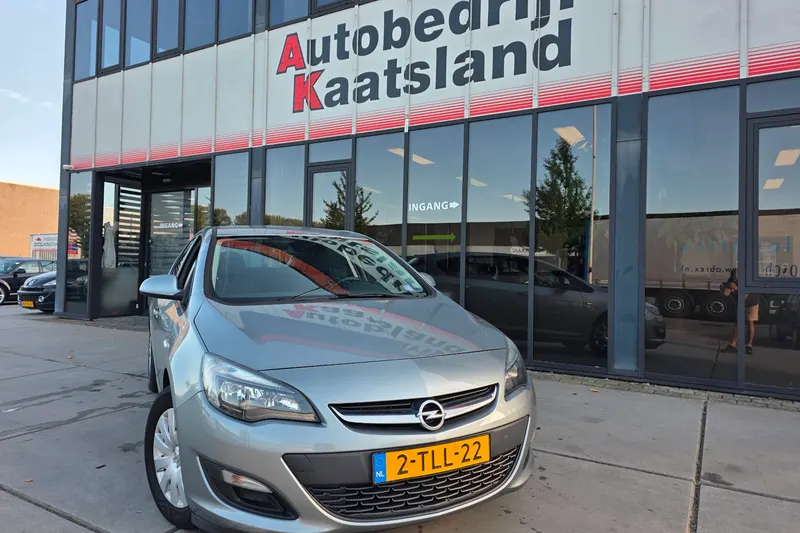 Opel Astra (2014)