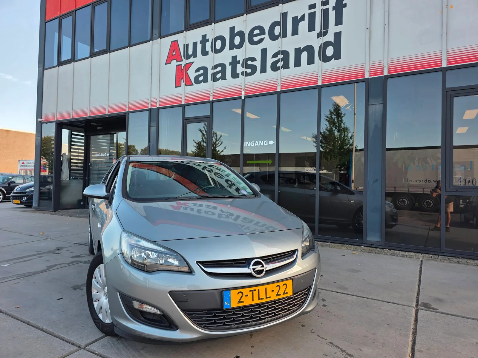 Opel Astra (2014) — foto 1