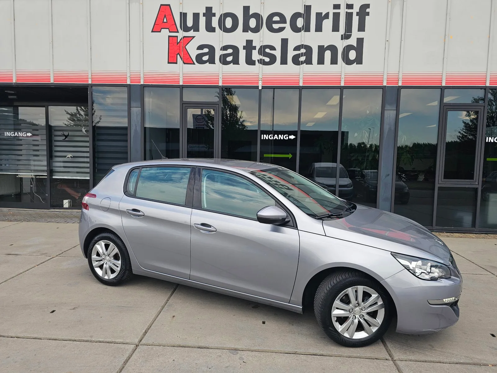 Peugeot 308 (2017) — foto 1