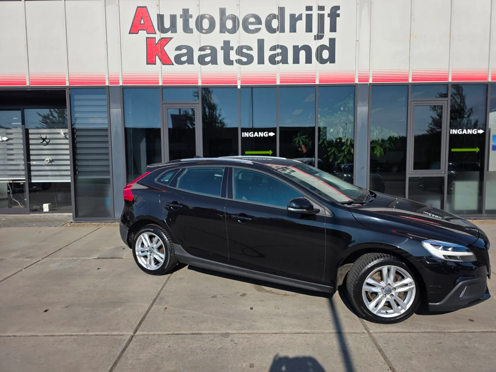 Volvo V40 (2017) — foto 1