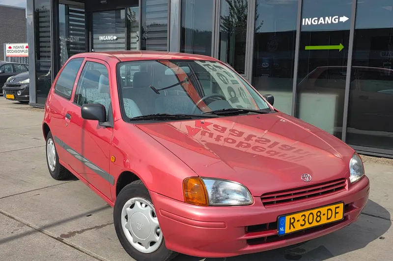 Toyota Starlet (1997)