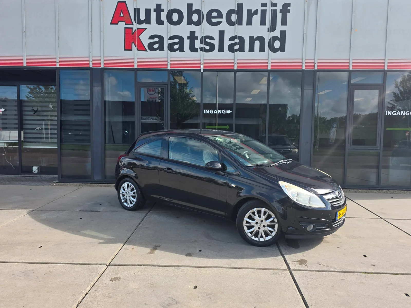 Opel Corsa (2008) — foto 1