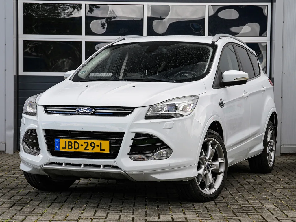 Ford Kuga (2015) — foto 1