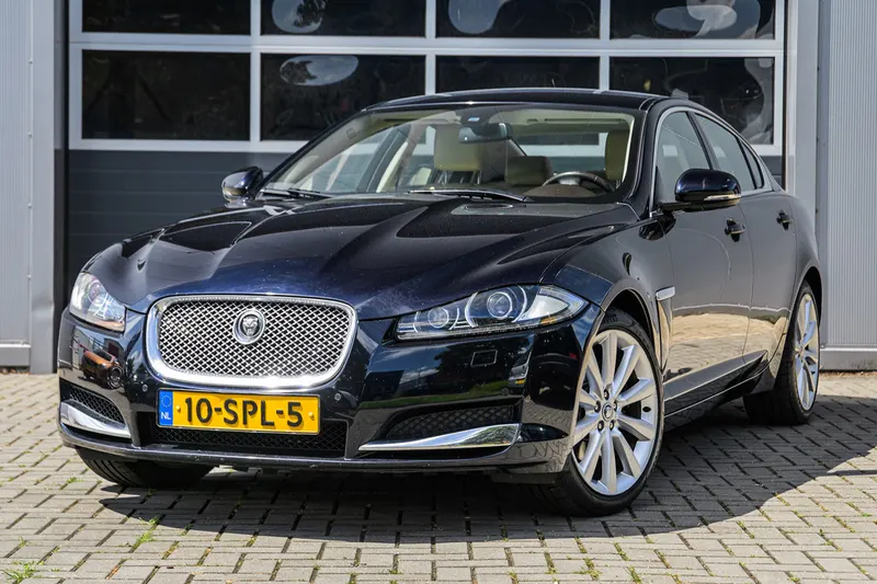 Jaguar XF (2011)