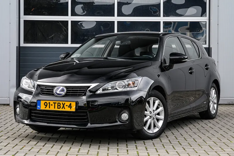 Lexus CT (2012)
