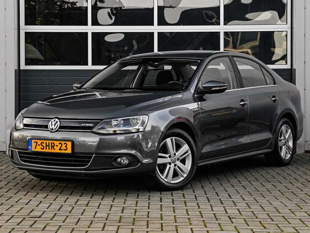 Volkswagen Jetta (2013) — foto 1