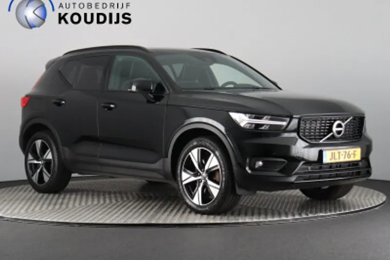 Volvo XC40 (2022)