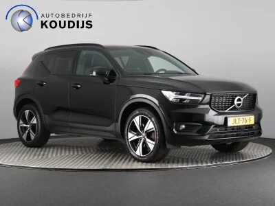 Volvo XC40 (2022) — foto 1