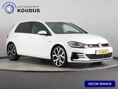 Volkswagen Golf (2019) — foto 1