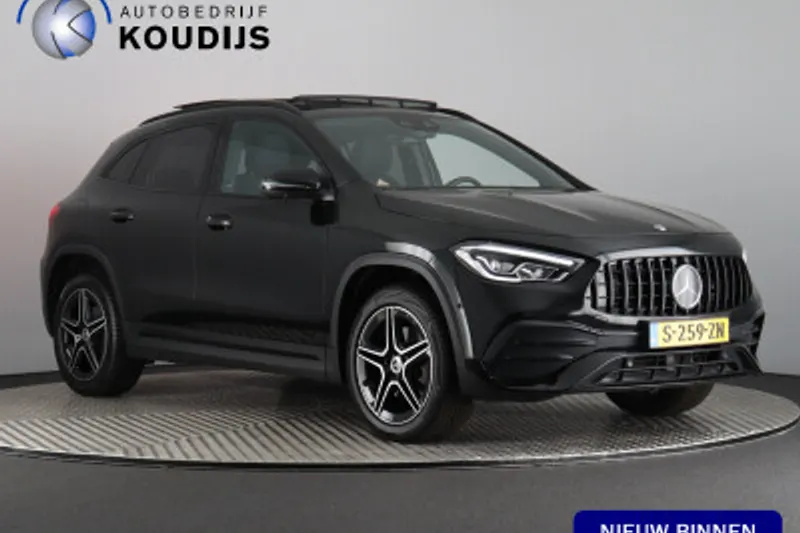 Mercedes-Benz GLA (2022)