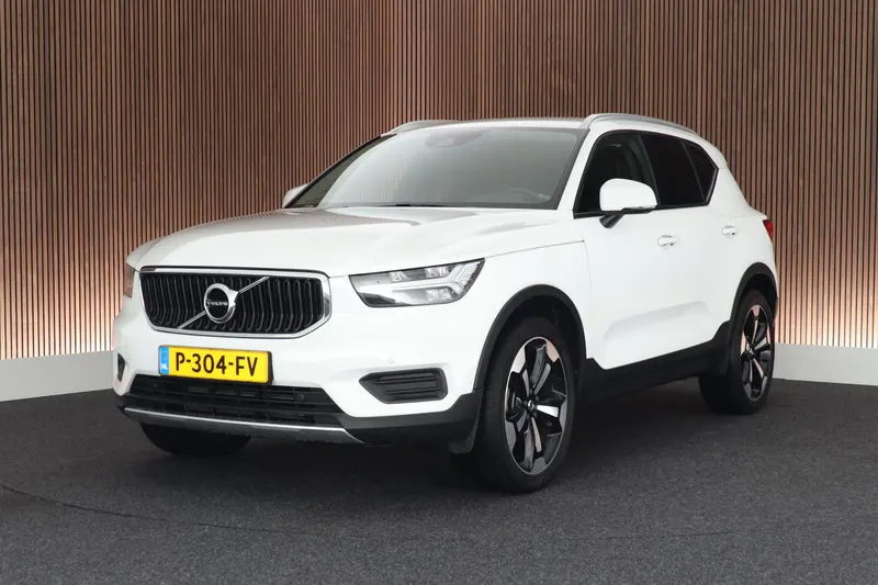 Volvo XC40 (2022)