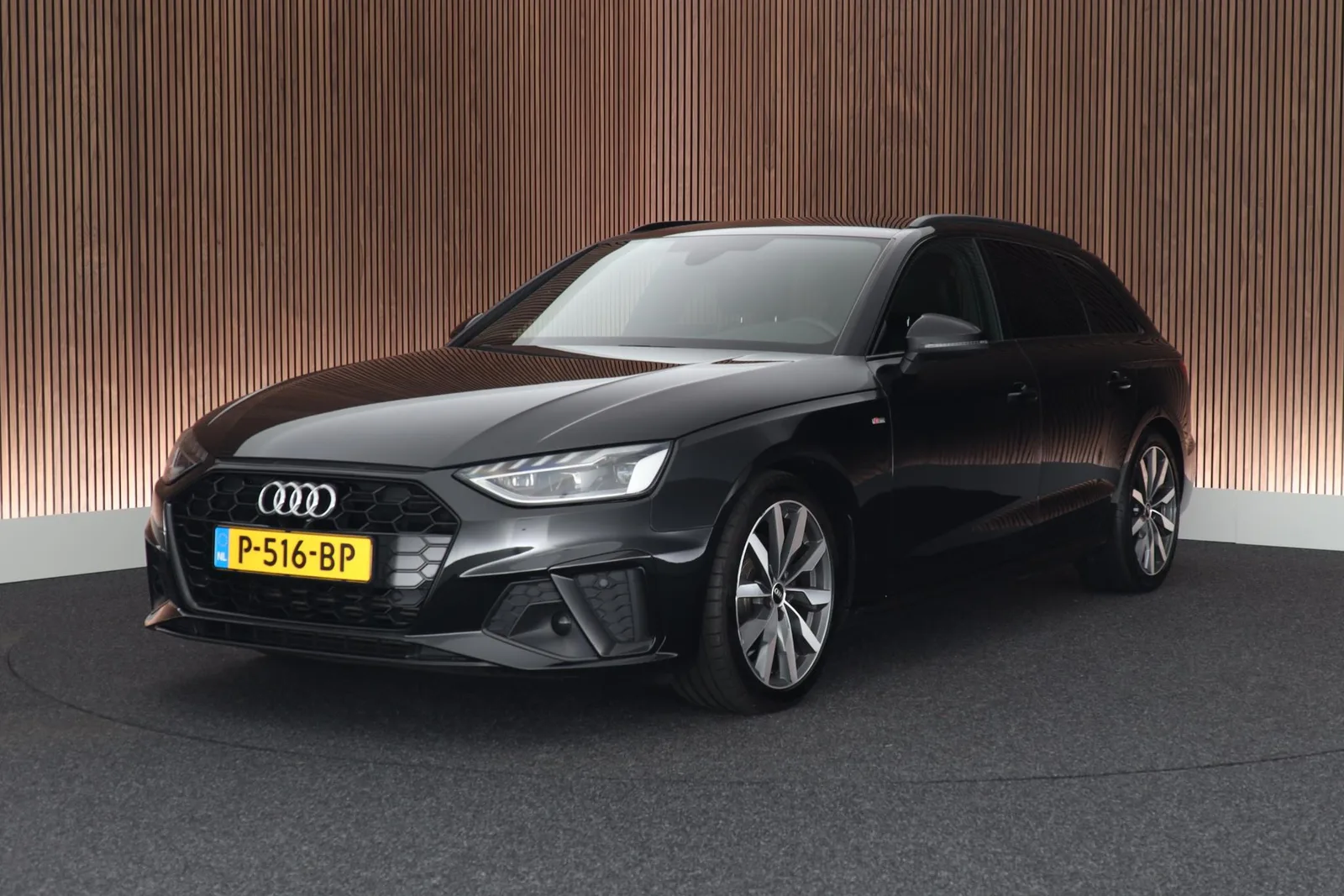 Audi A4 (2022) — foto 1