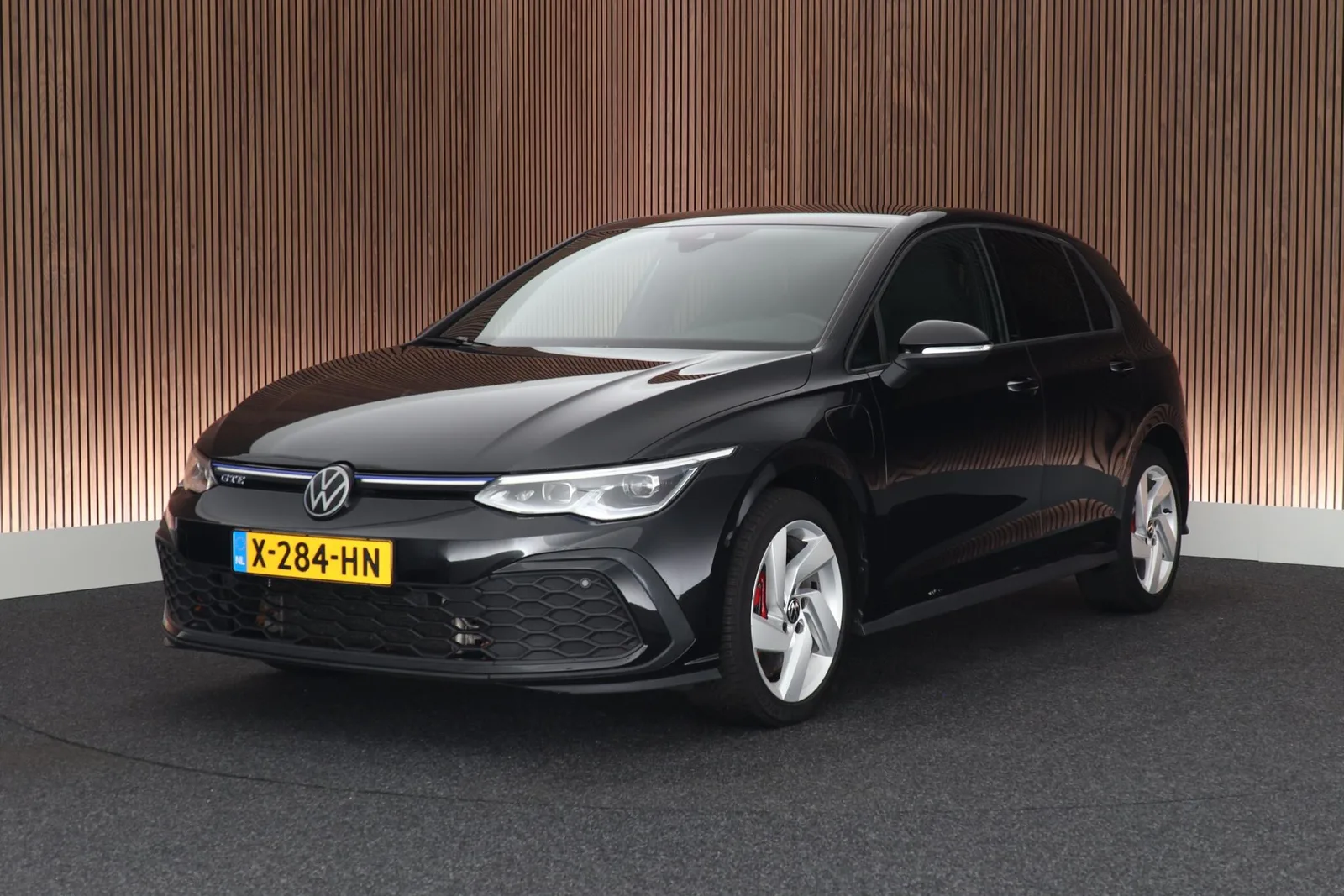 Volkswagen Golf (2023) — foto 1