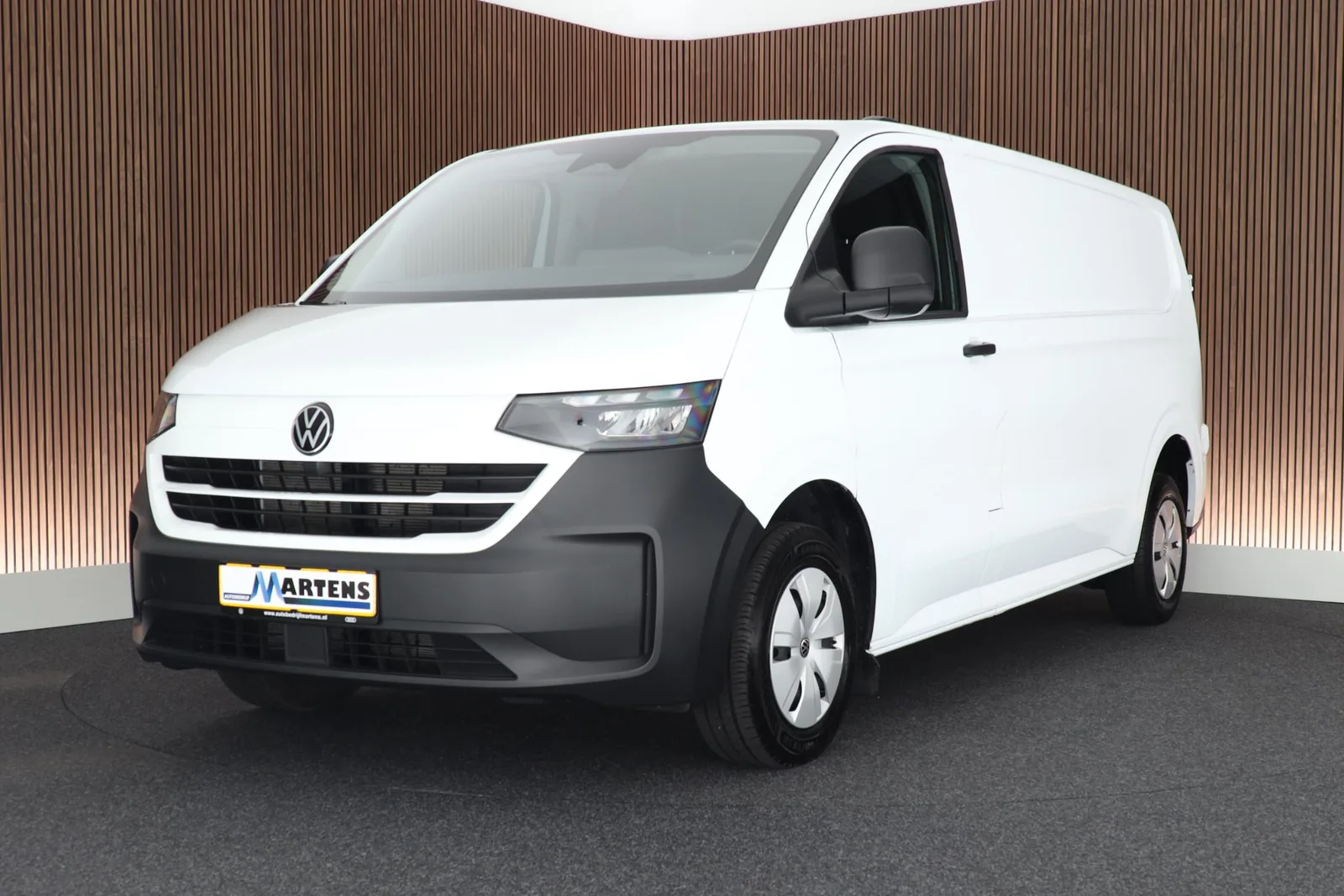 Volkswagen Transporter (2025) — foto 1