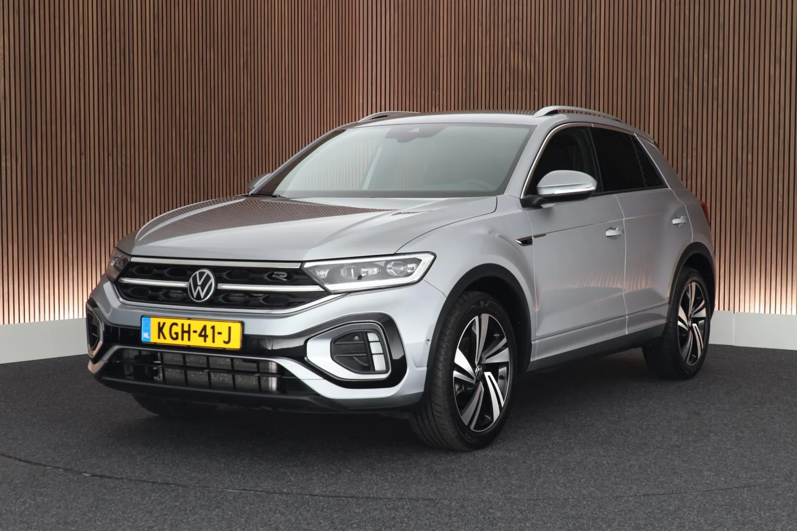Volkswagen T-Roc (2025) — foto 1