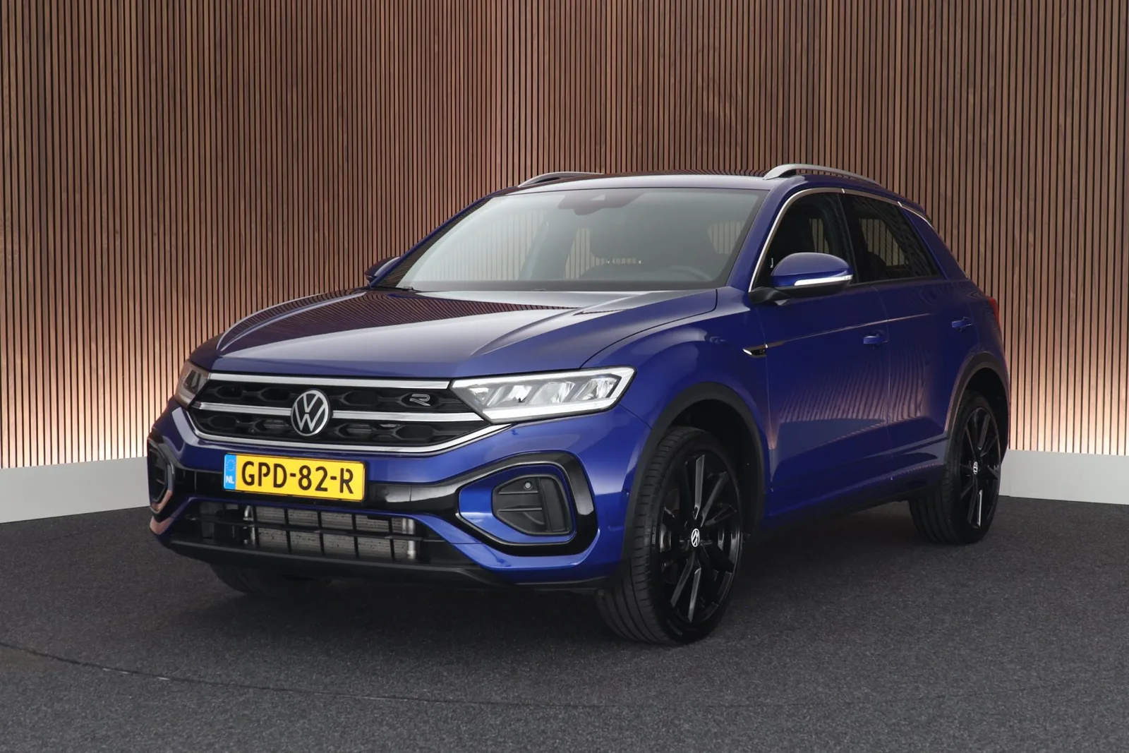 Volkswagen T-Roc (2023) — foto 1