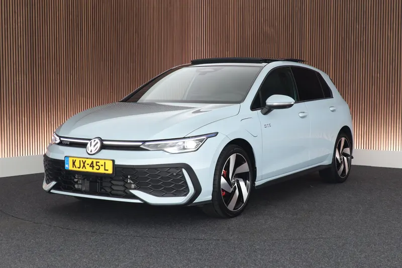 Volkswagen Golf (2025)