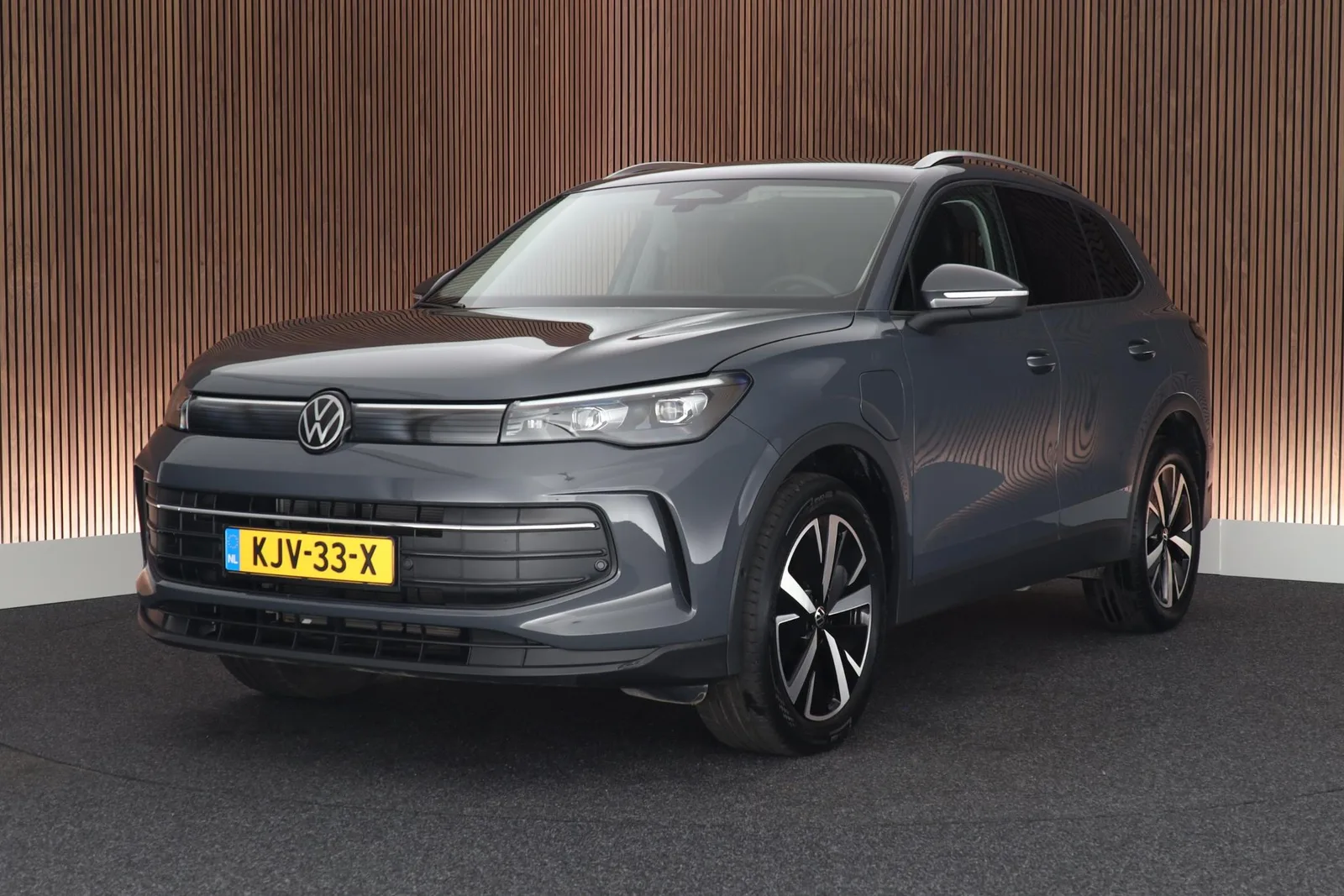 Volkswagen Tiguan (2025) — foto 1