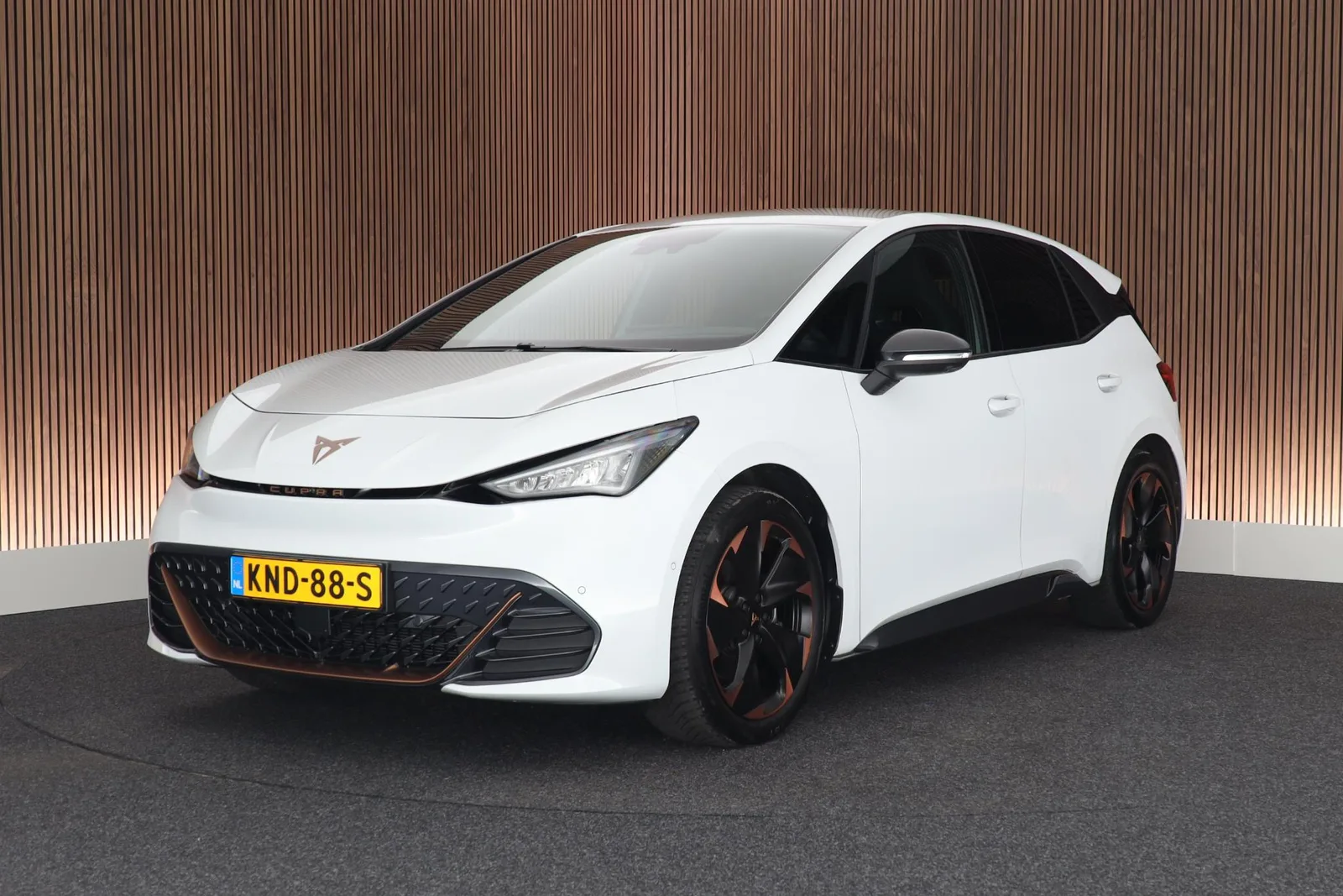 CUPRA Born (2023) — foto 1