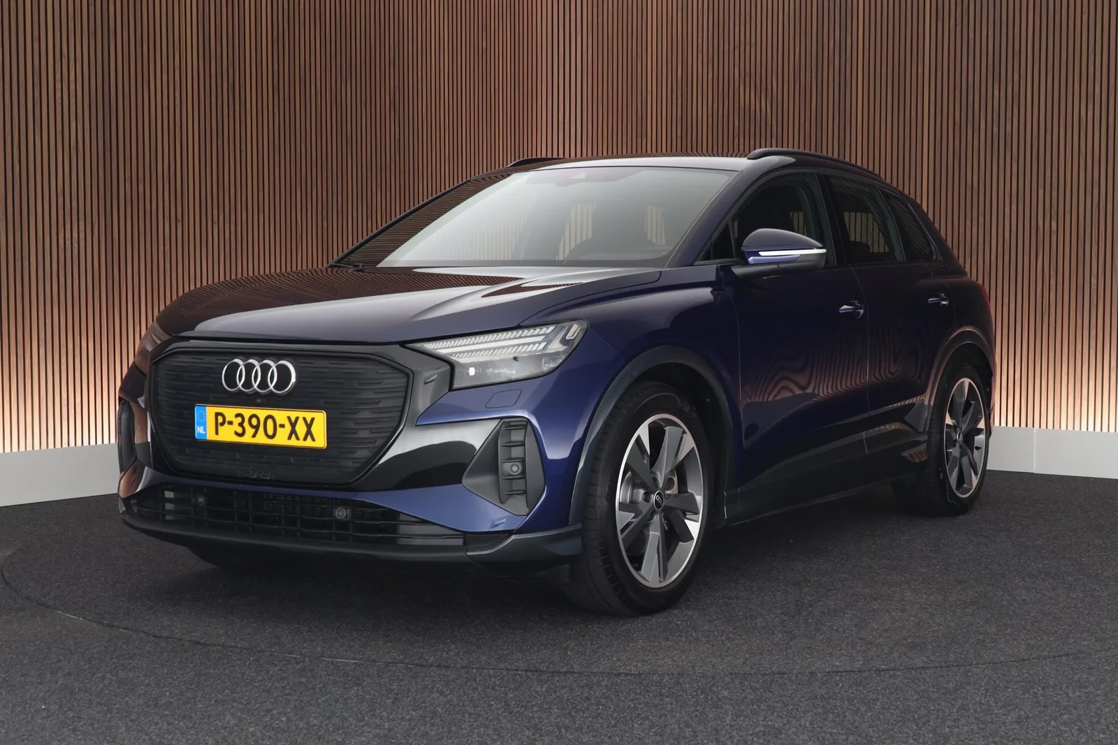 Audi Q4 e-tron (2022) — foto 1