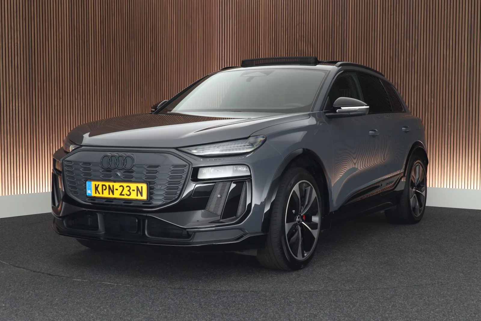 Audi Q6 e-tron (2024) — foto 1