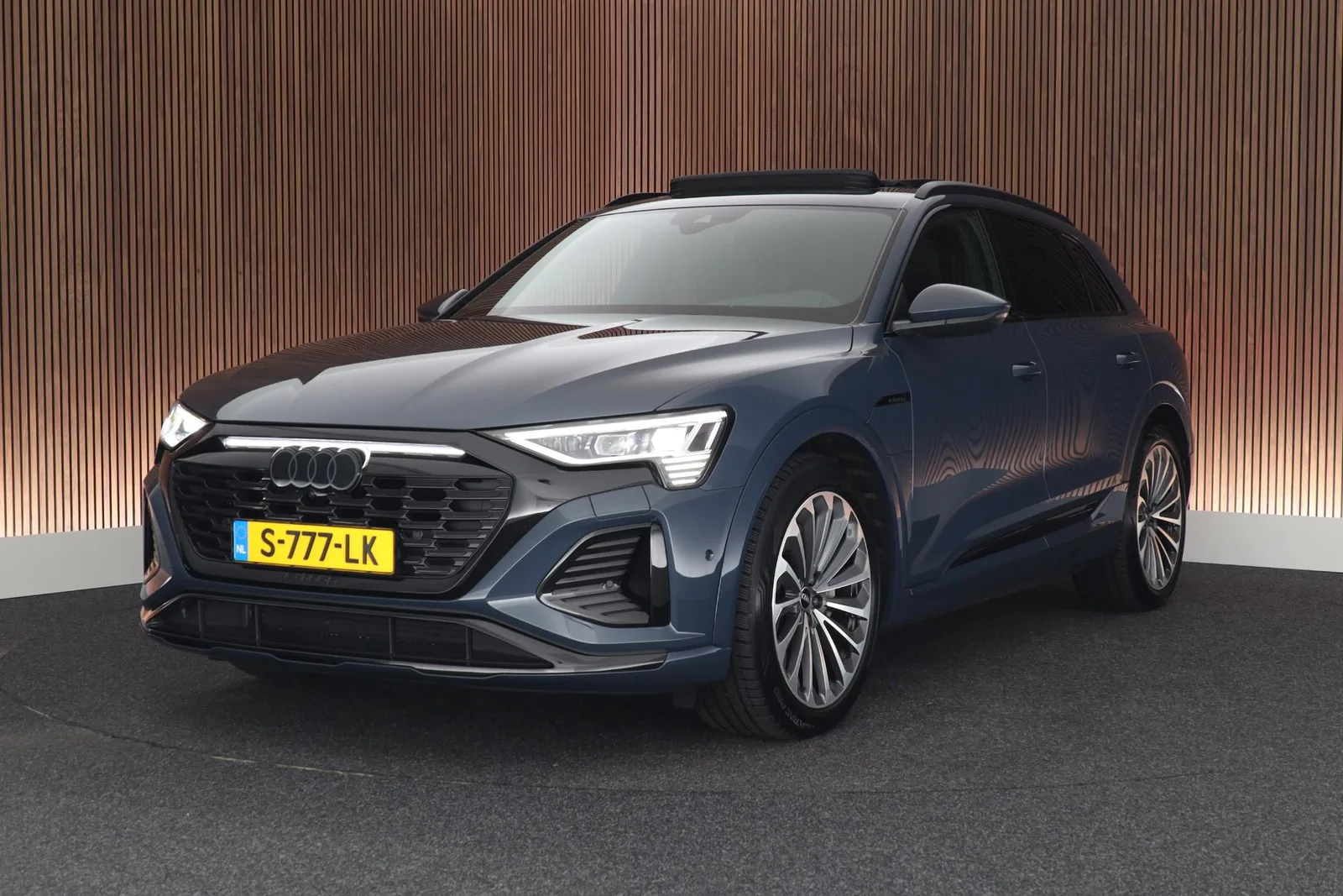 Audi Q8 e-tron (2023) — foto 1