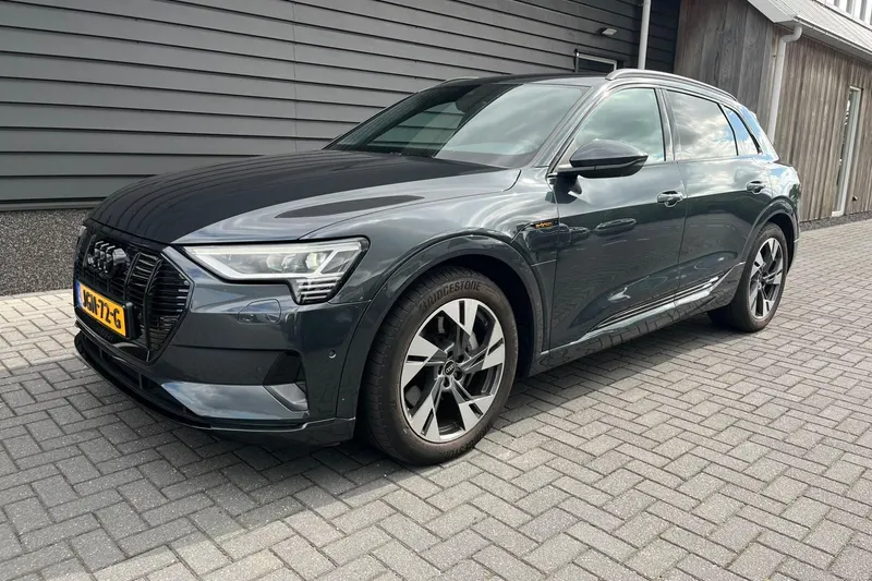 Audi e-tron (2023)