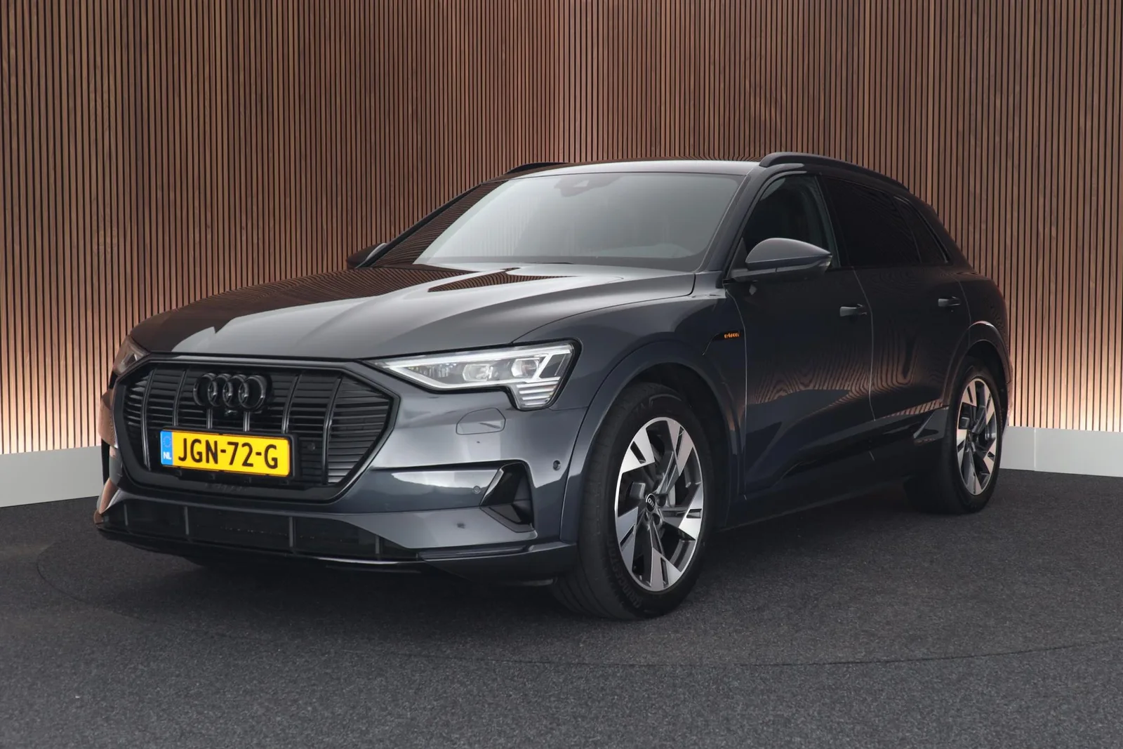 Audi e-tron (2023) — foto 1