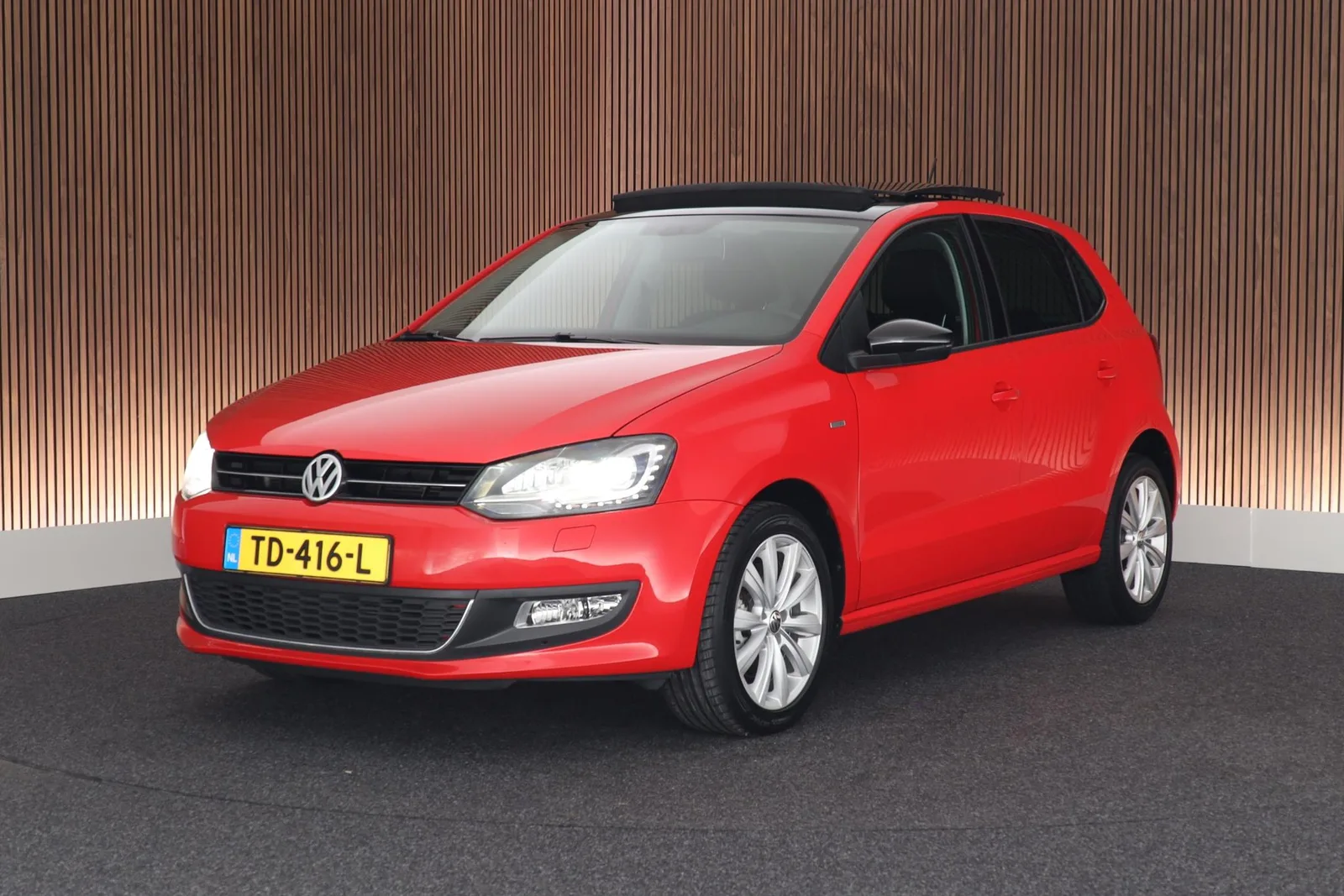 Volkswagen Polo (2012) — foto 1