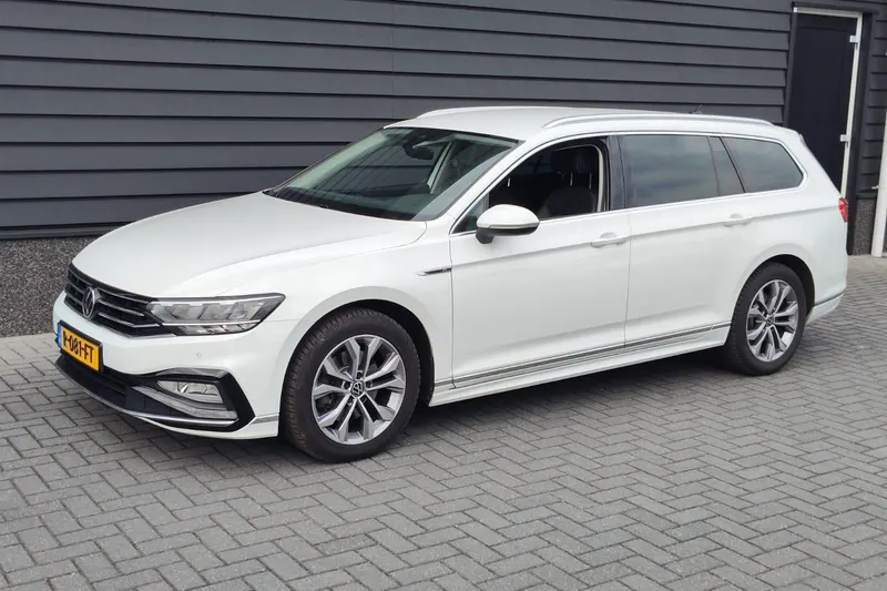 Volkswagen Passat (2022)
