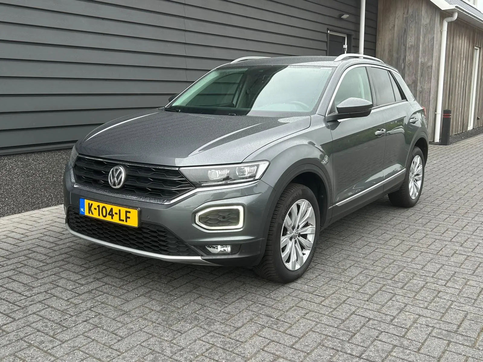 Volkswagen T-Roc (2020) — foto 1