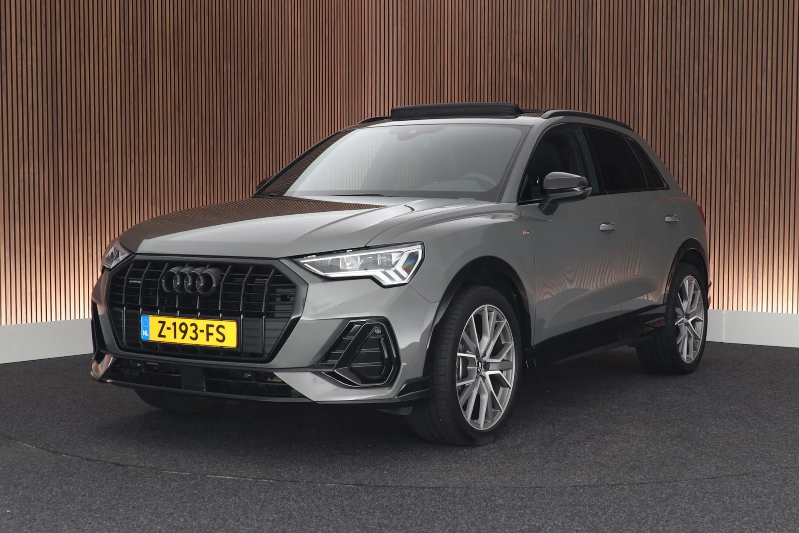 Audi Q3 (2019) — foto 1