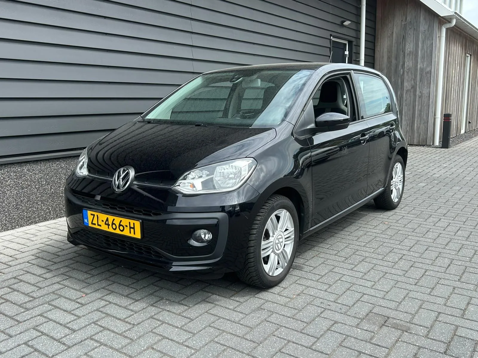 Volkswagen Up! (2019) — foto 1