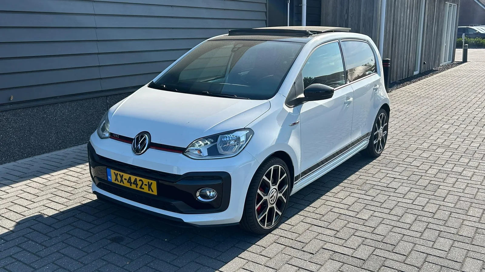 Volkswagen Up! (2019) — foto 1