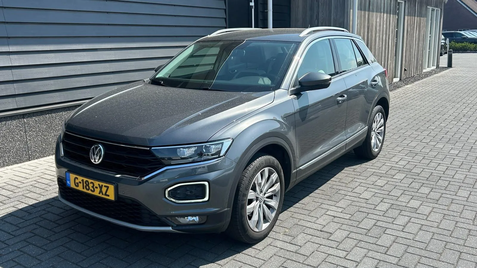 Volkswagen T-Roc (2020) — foto 1