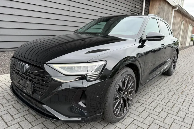 Audi Q8 e-tron (2023)