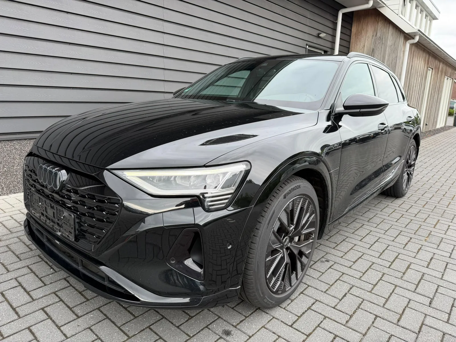 Audi Q8 e-tron (2023) — foto 1