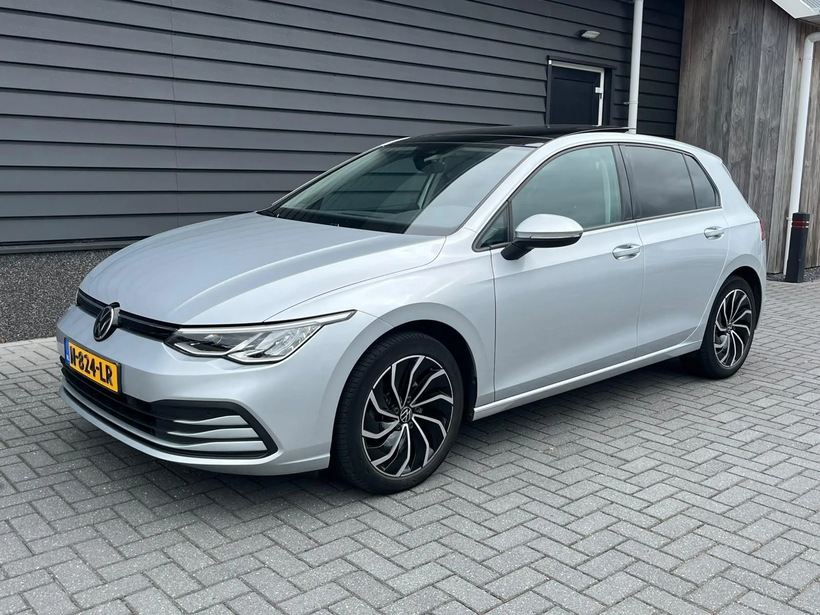 Volkswagen Golf (2020) — foto 1