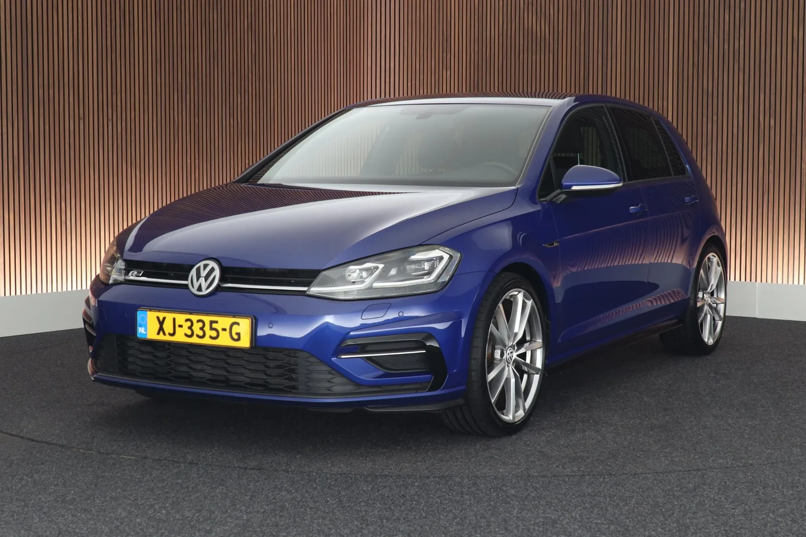 Volkswagen Golf (2019) — foto 1