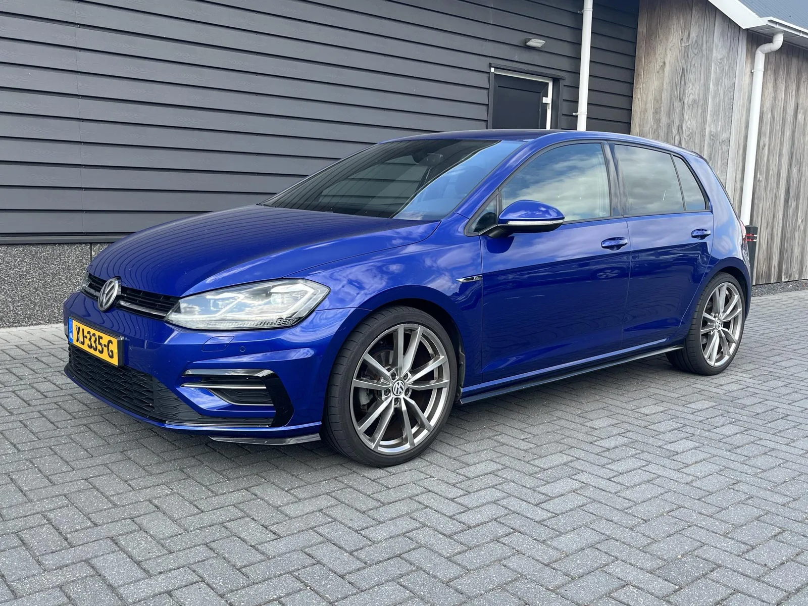 Volkswagen Golf (2019) — foto 1