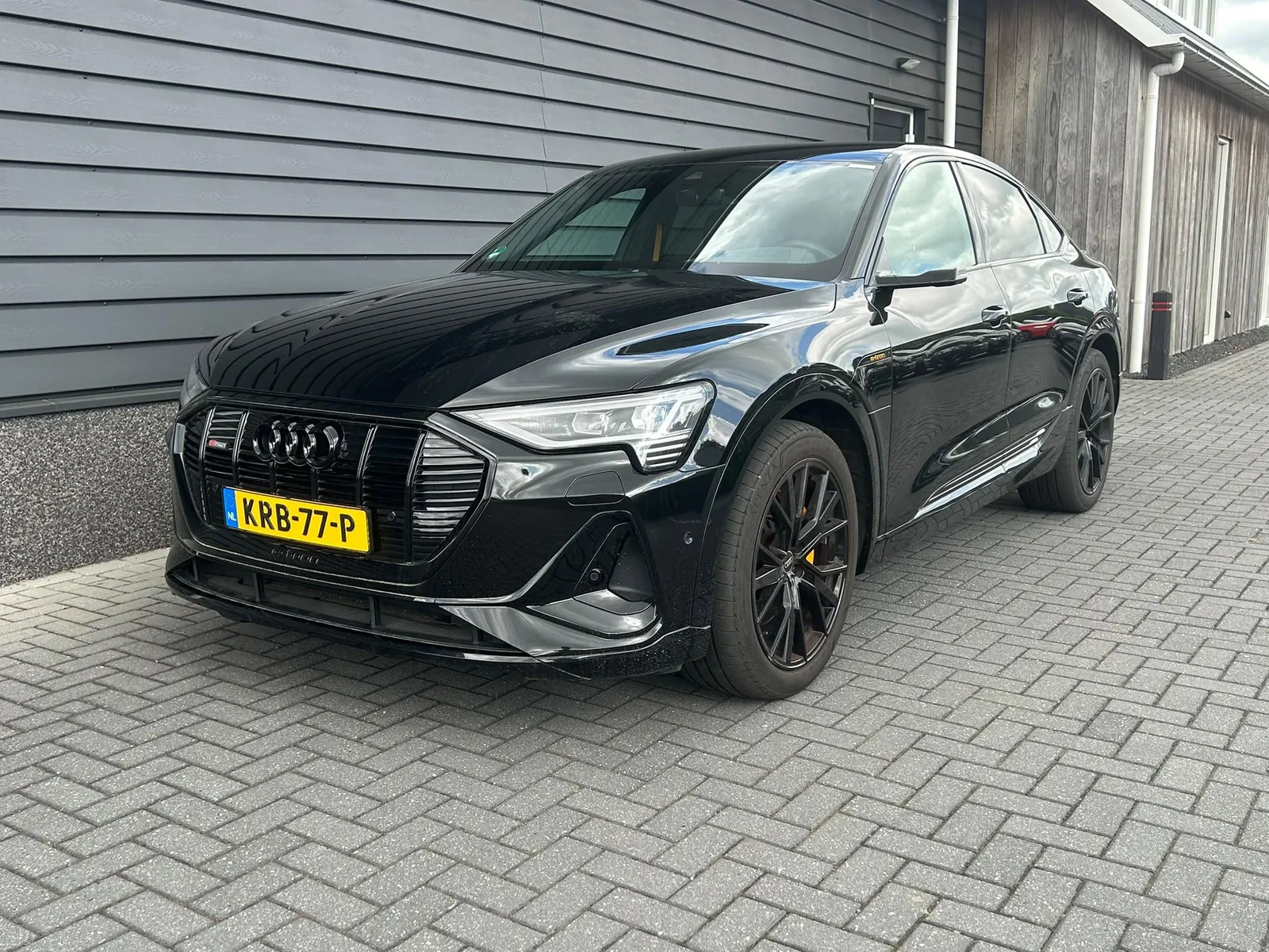 Audi e-tron (2023) — foto 1