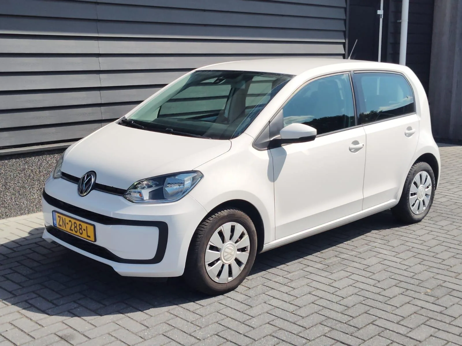 Volkswagen Up! (2019) — foto 1