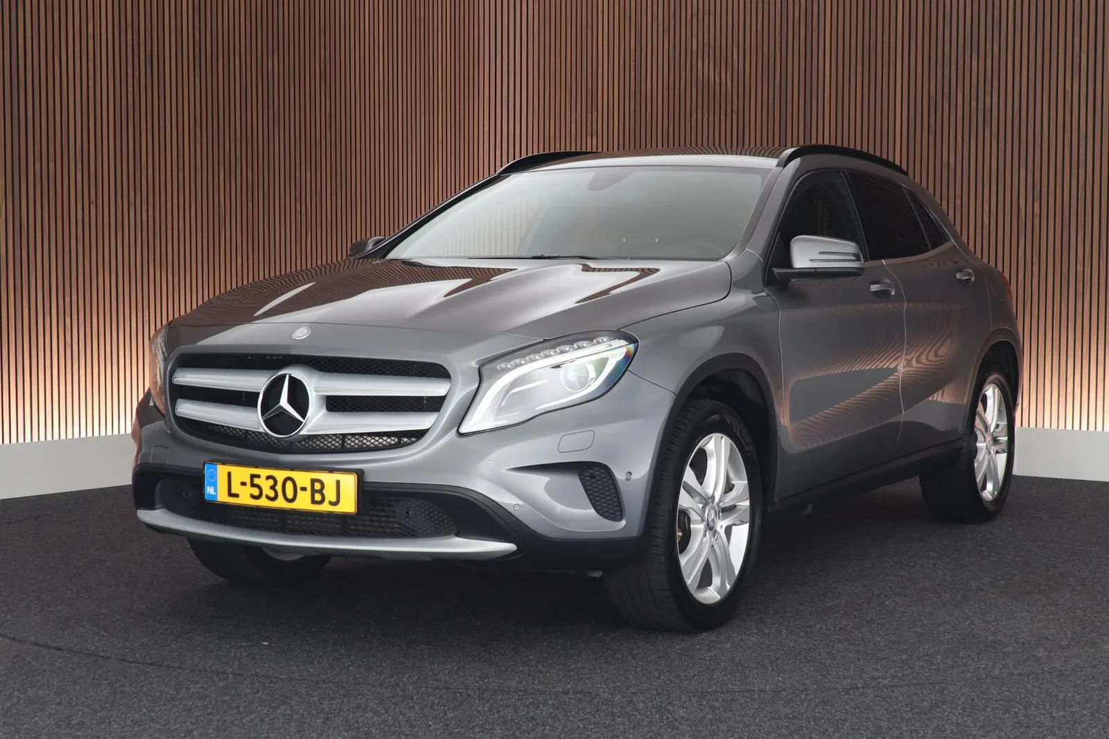 Mercedes-Benz GLA (2017) — foto 1