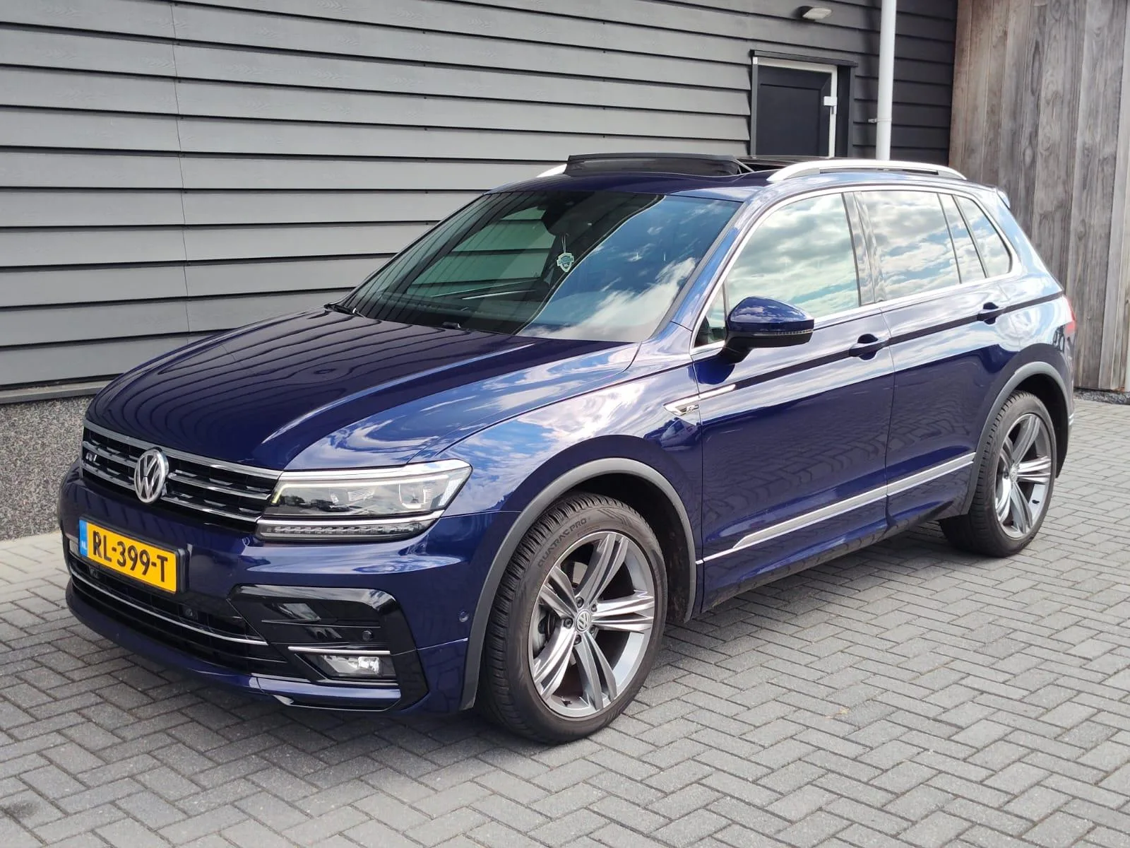 Volkswagen Tiguan (2018) — foto 1