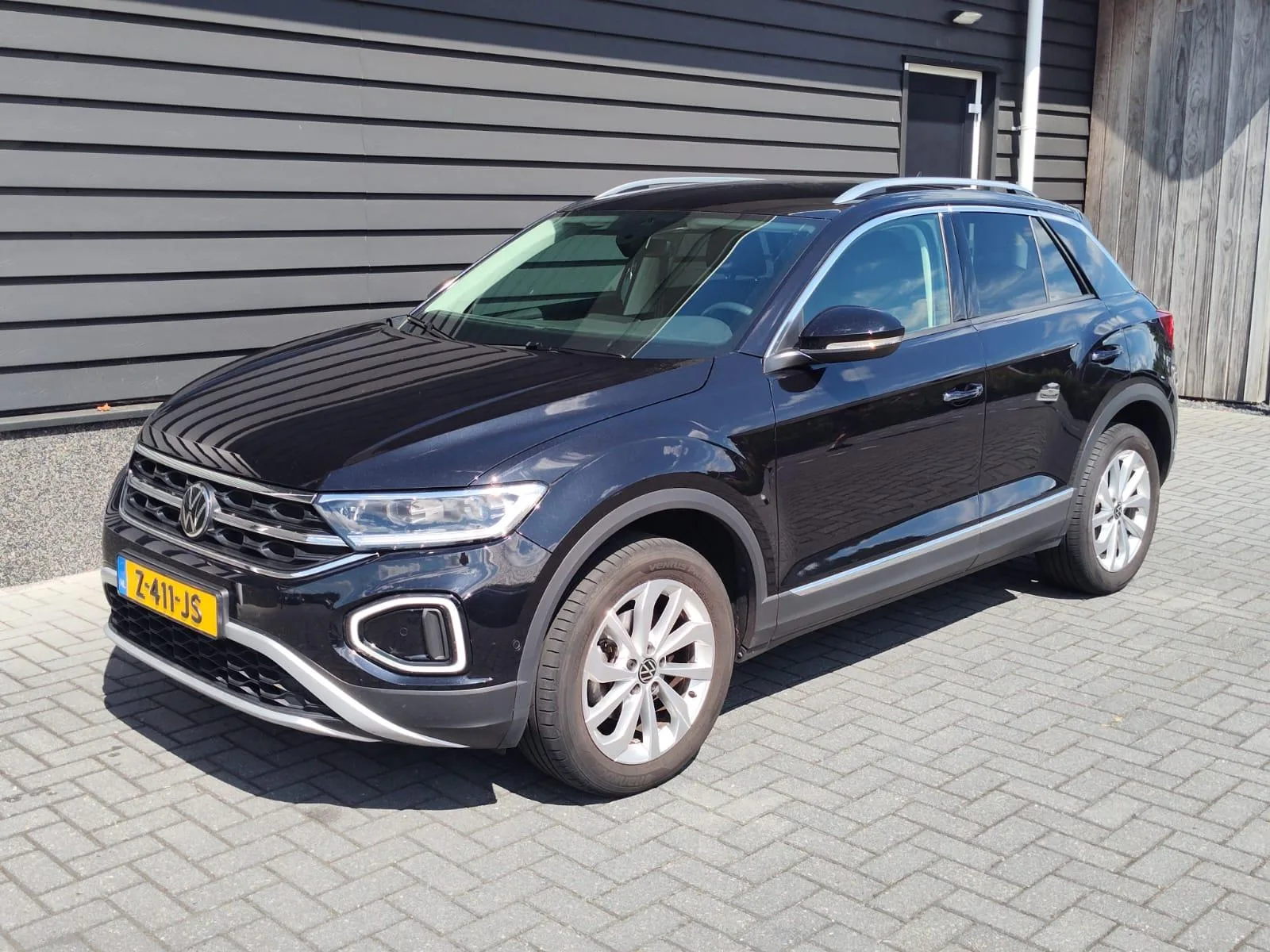 Volkswagen T-Roc (2023) — foto 1