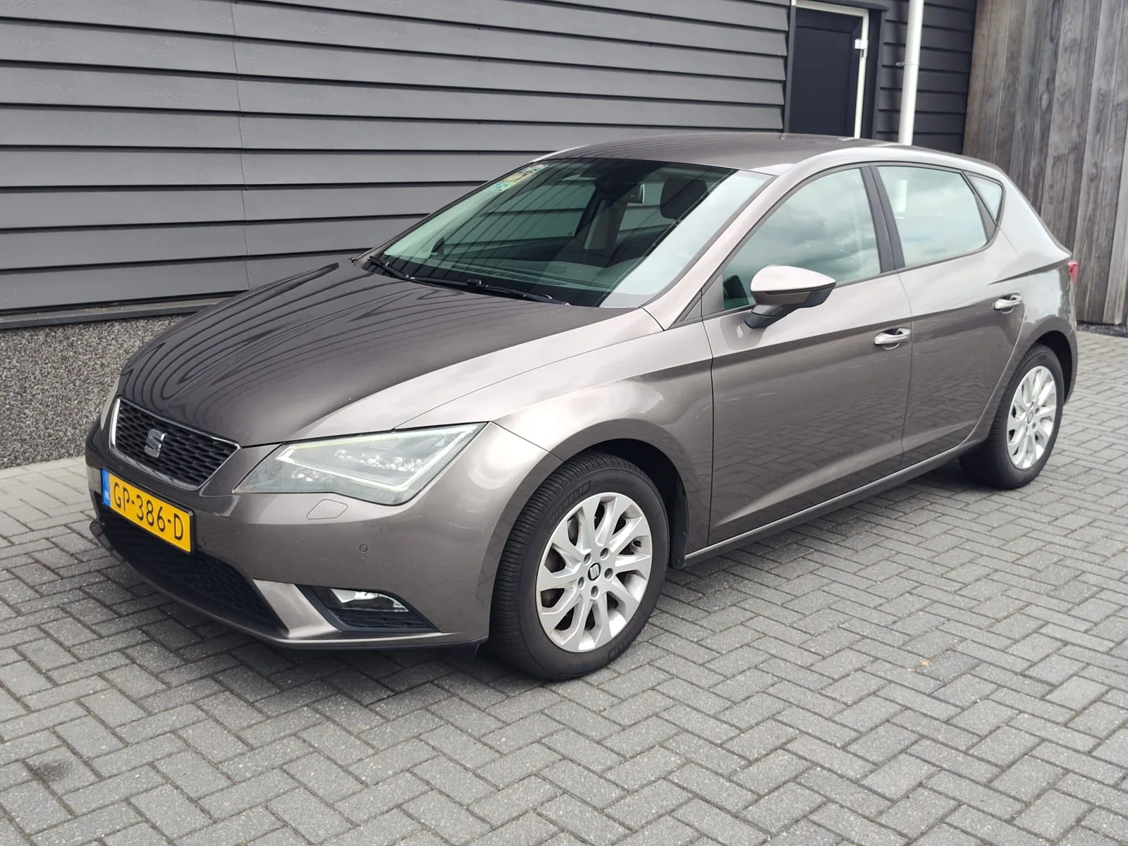 SEAT Leon (2014) — foto 1