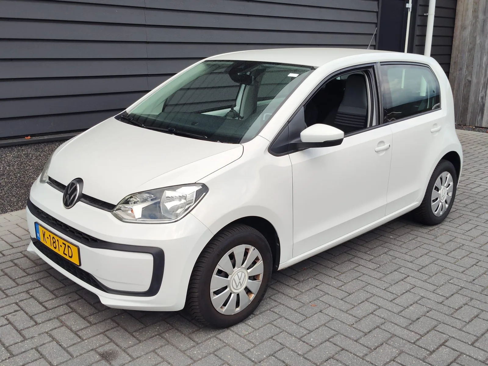 Volkswagen Up! (2021) — foto 1
