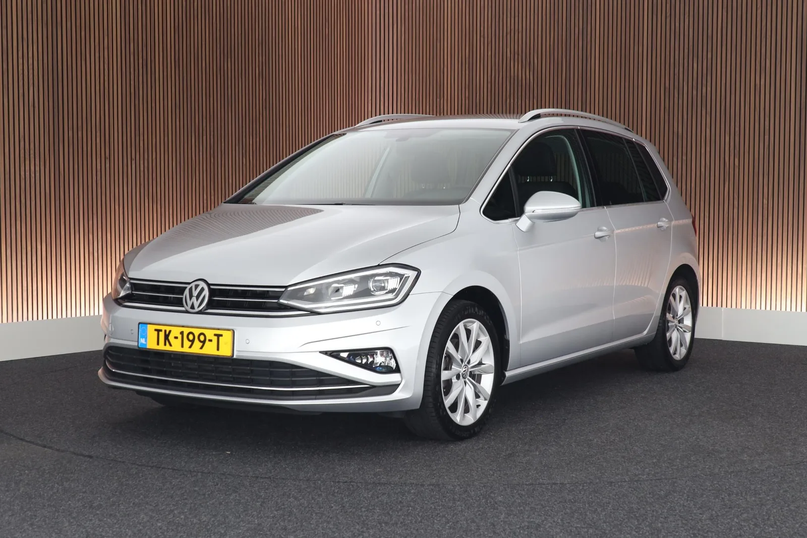 Volkswagen Golf Sportsvan (2018) — foto 1