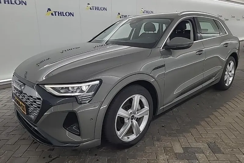 Audi Q8 e-tron (2023)